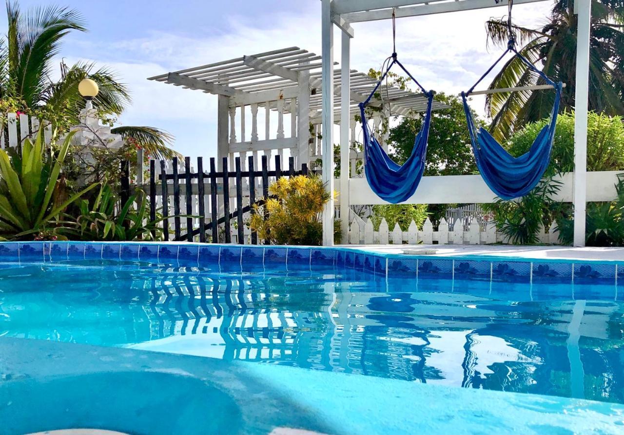 The Novelo Hotel Caye Caulker Bagian luar foto