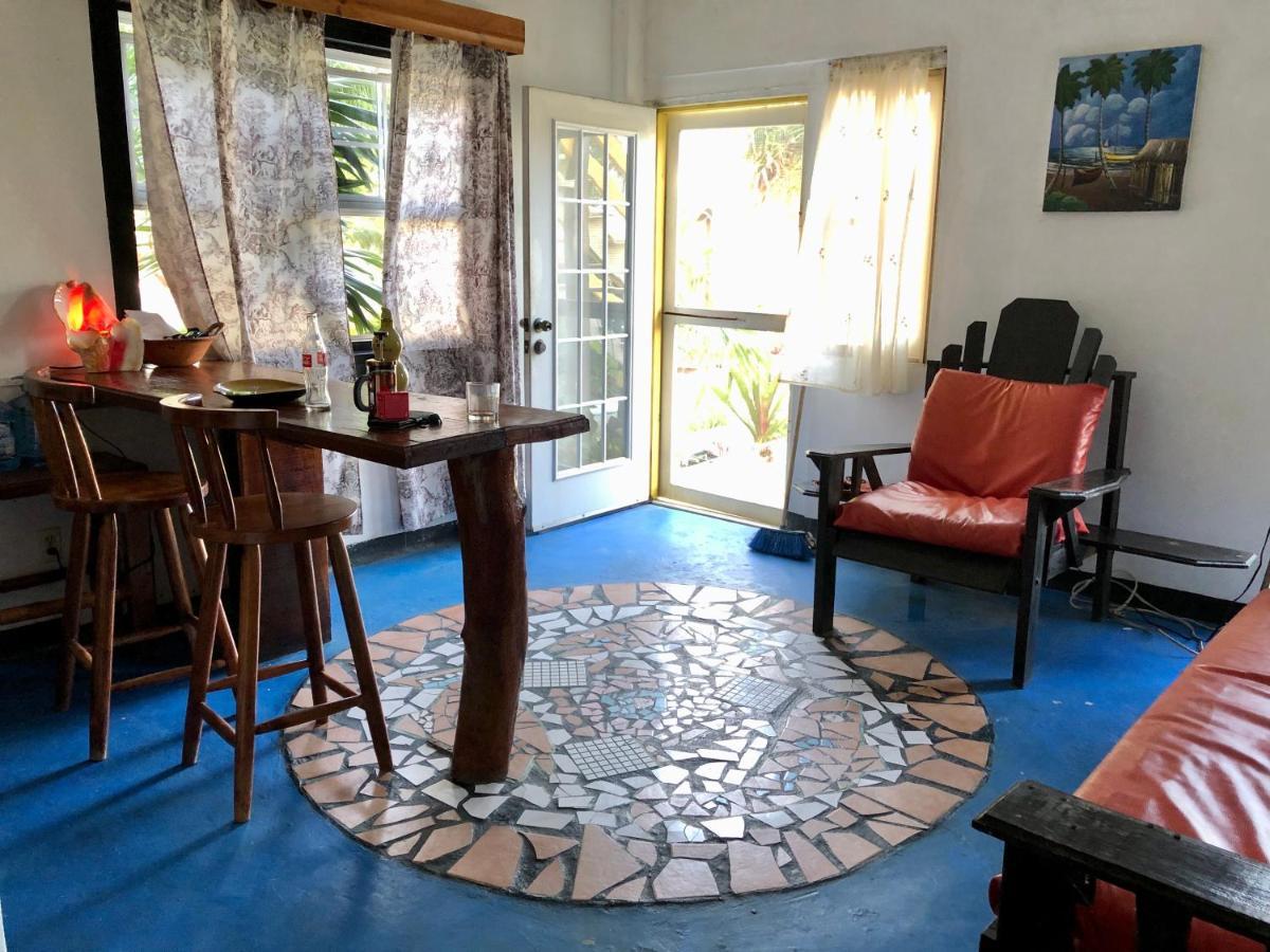 The Novelo Hotel Caye Caulker Bagian luar foto
