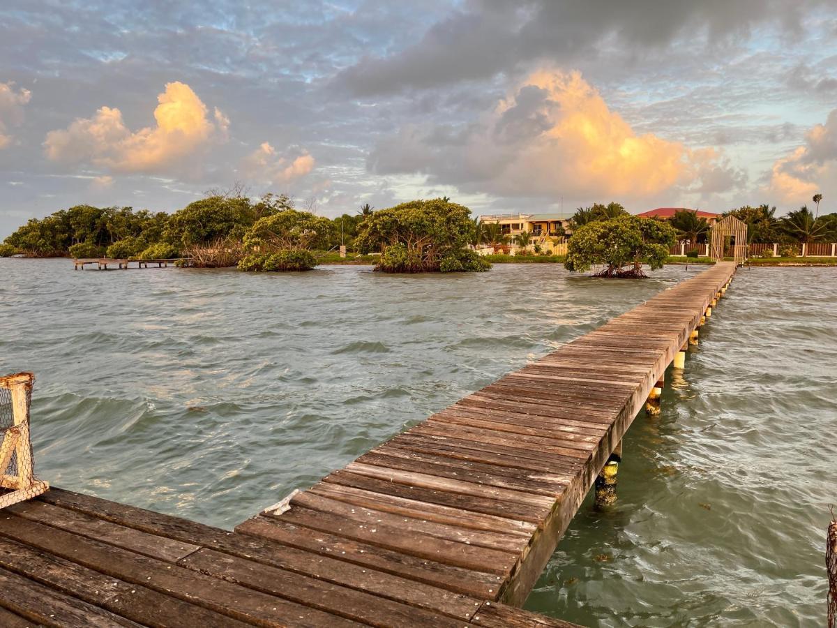 The Novelo Hotel Caye Caulker Bagian luar foto