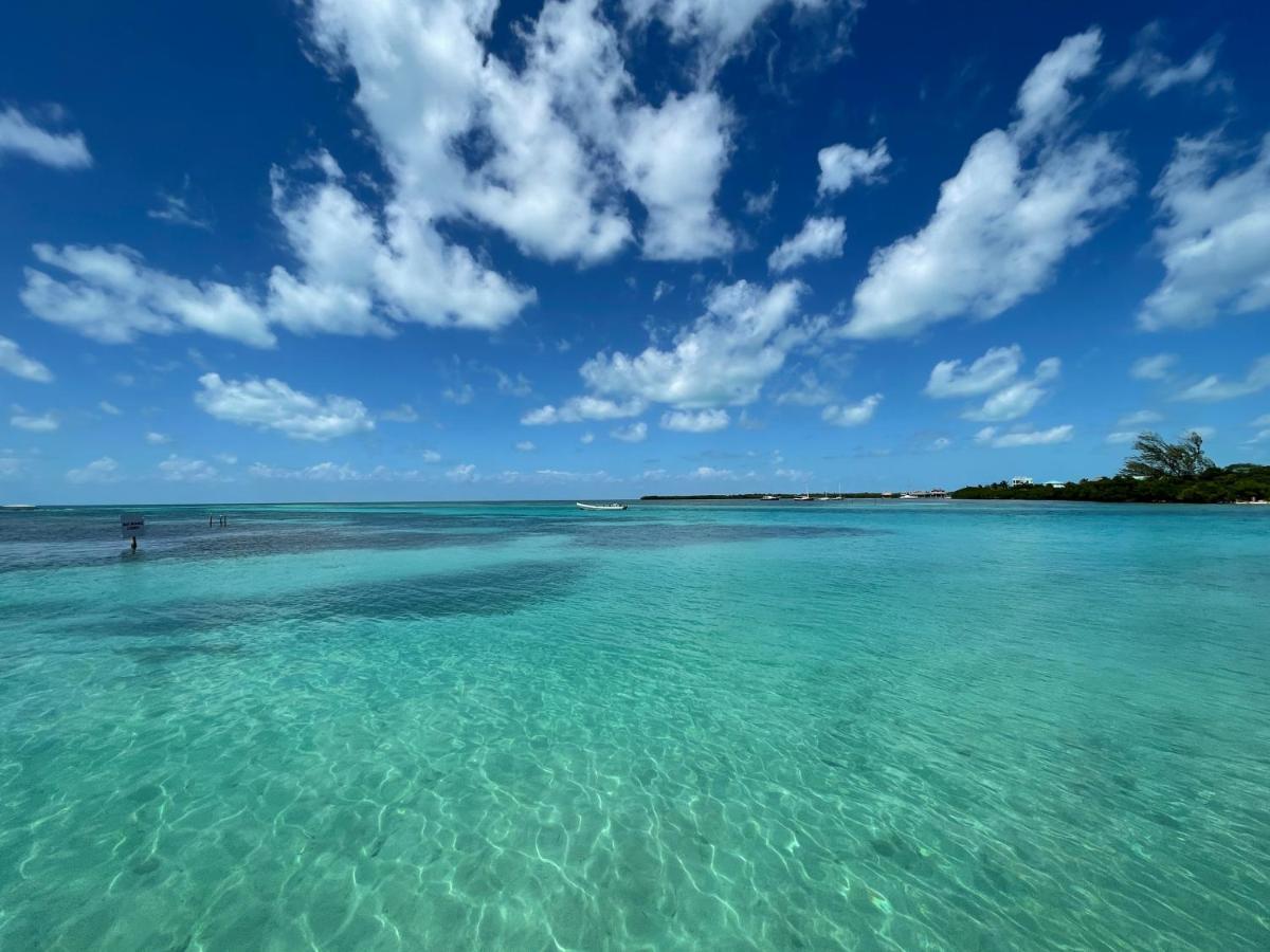 The Novelo Hotel Caye Caulker Bagian luar foto
