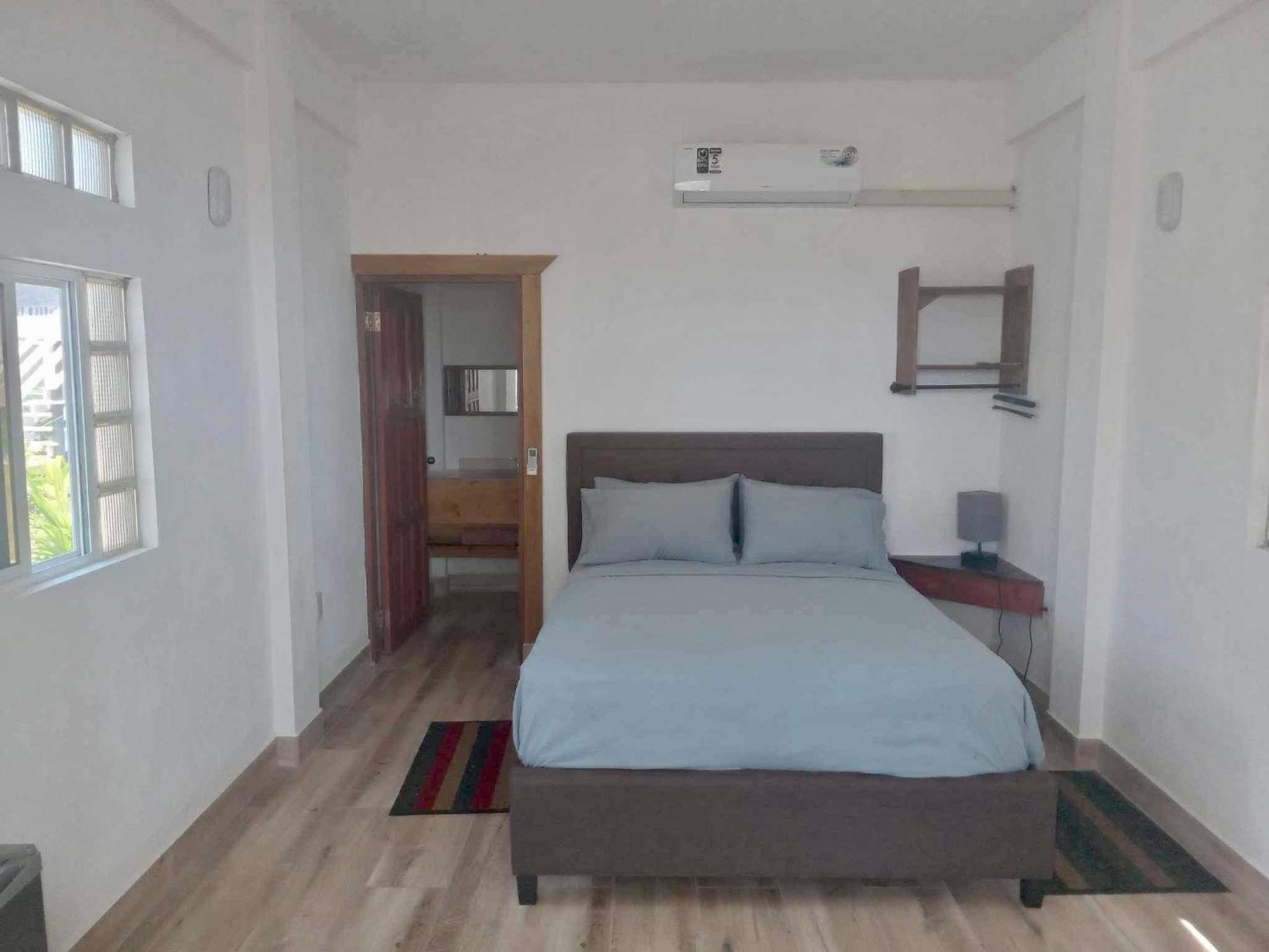 The Novelo Hotel Caye Caulker Bagian luar foto