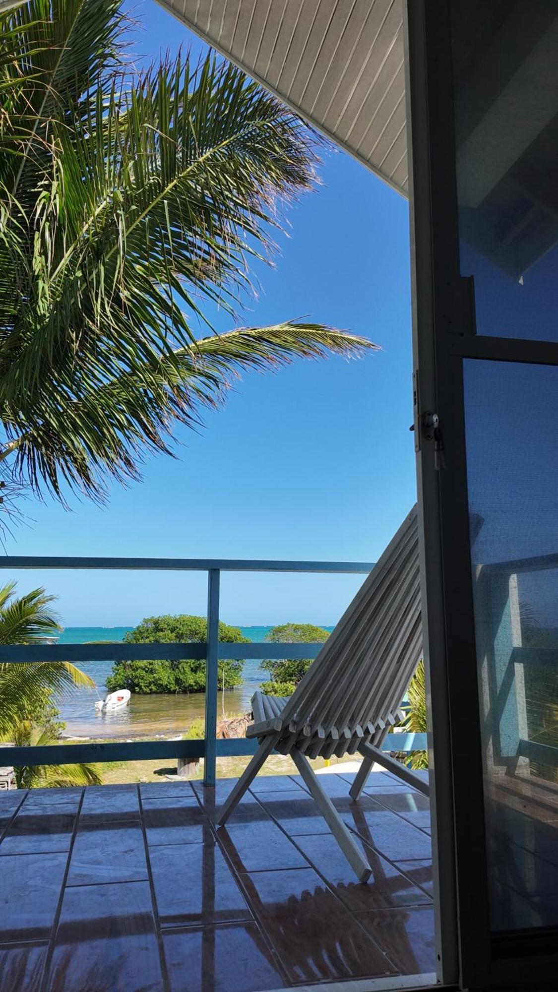 The Novelo Hotel Caye Caulker Bagian luar foto
