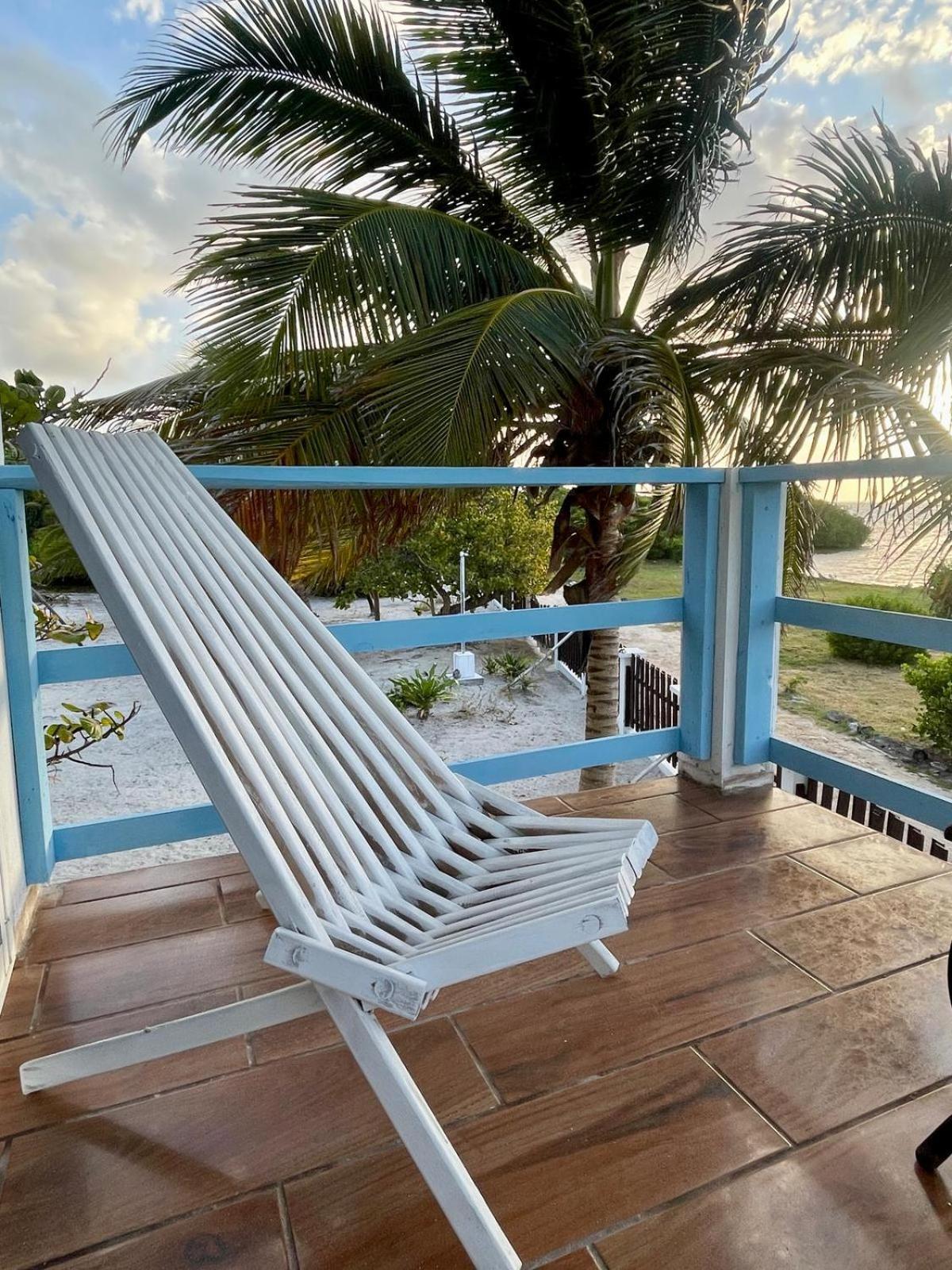 The Novelo Hotel Caye Caulker Bagian luar foto