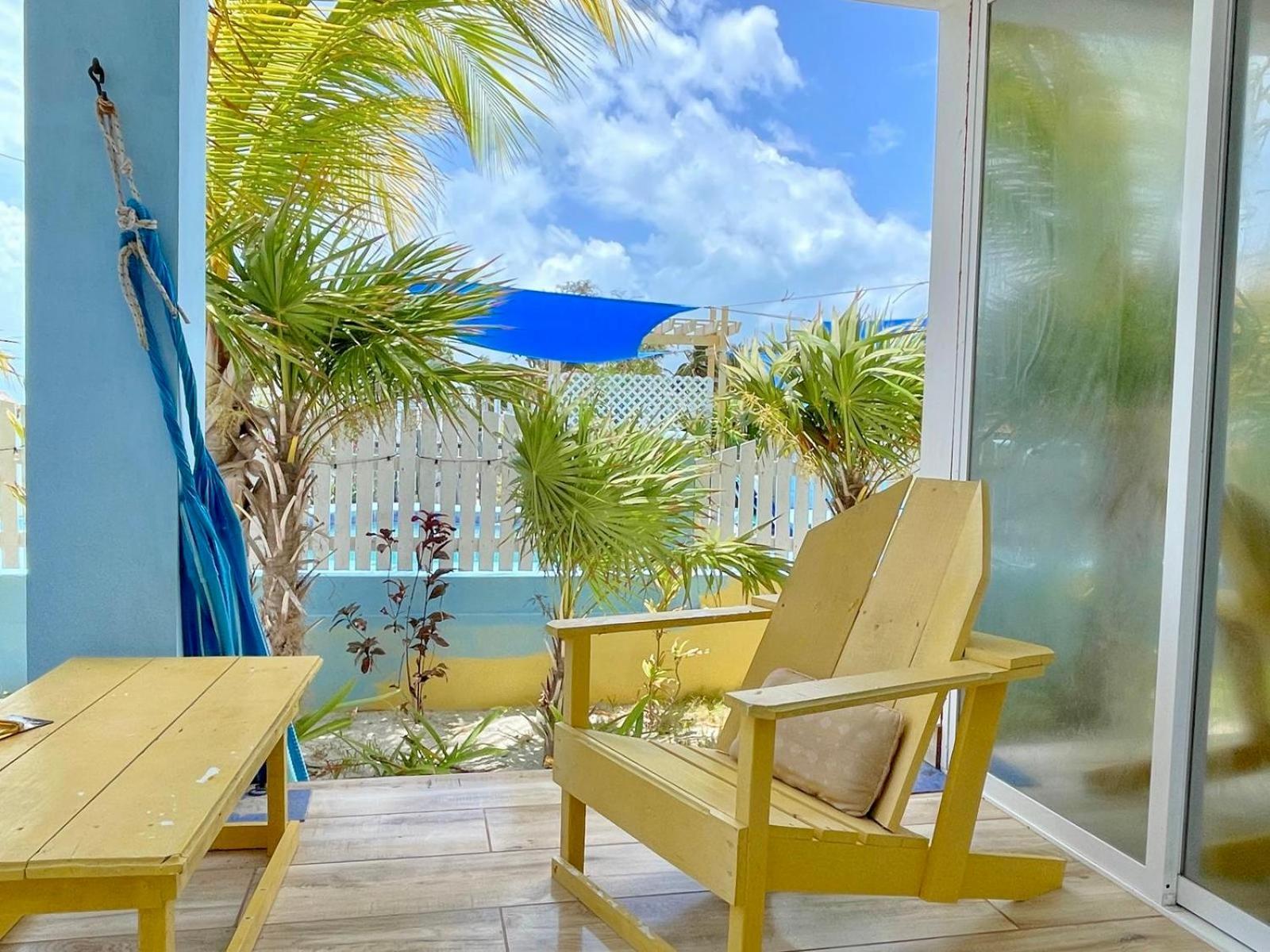 The Novelo Hotel Caye Caulker Bagian luar foto