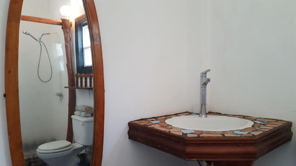 The Novelo Hotel Caye Caulker Bagian luar foto